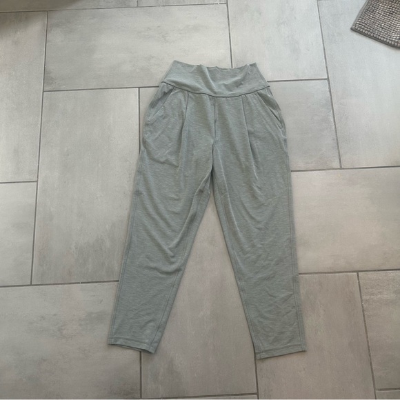Athleta Elation Pant in Grey - Picture 2 of 4